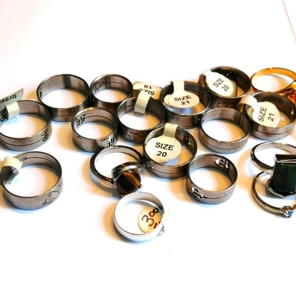 6 Rings Mystery Box, Mix of 18K GP, NWT, SS - Picture 4 of 8